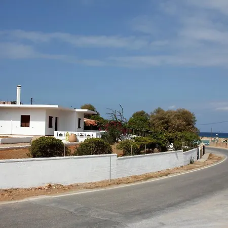 Theros Beach House Case de vacanță